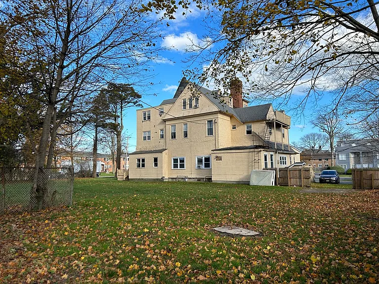112 Cedar Ave. — Photo 3