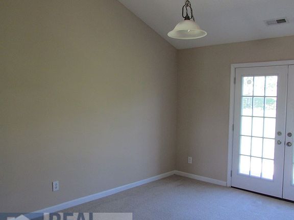 5th image of 9 New Market Ct