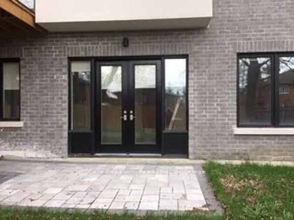 15 Lund St, Richmond Hill, ON L4C 8S8