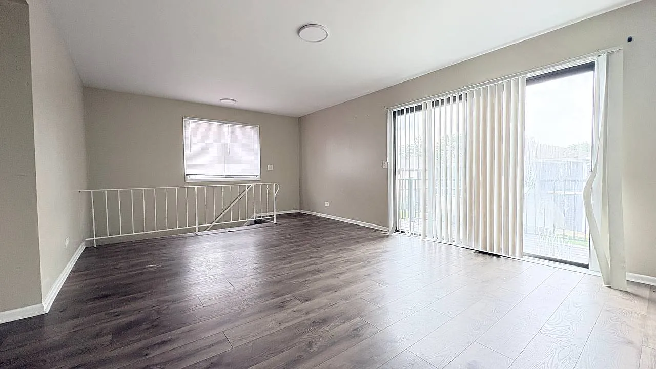 2 bed, 924 sqft, $1,899 — Photo 4