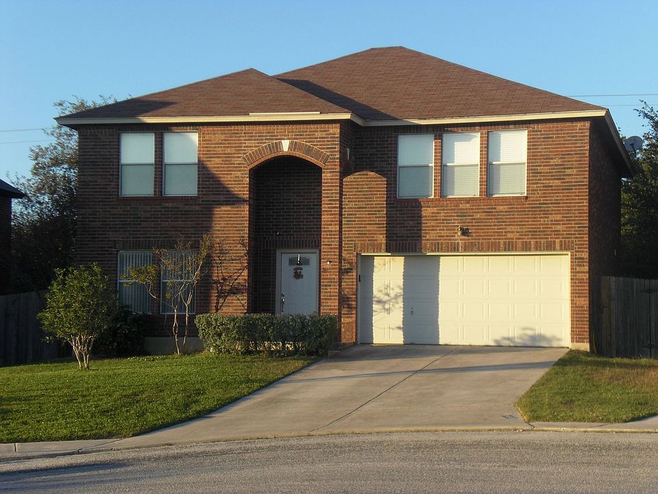 Great home in a GREAT neighborhood!