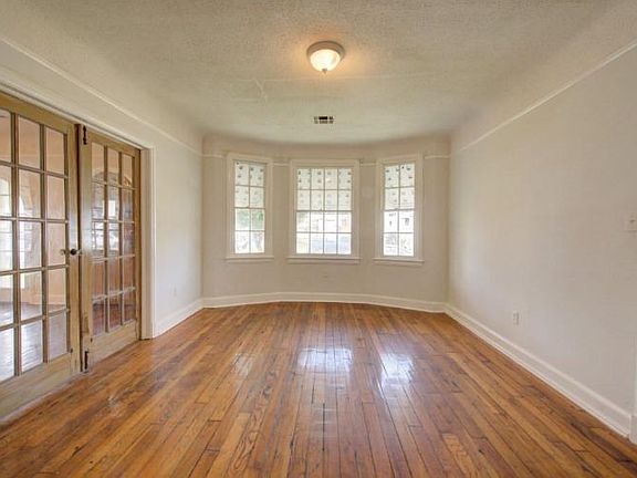 4th image of 2666 Lavender St