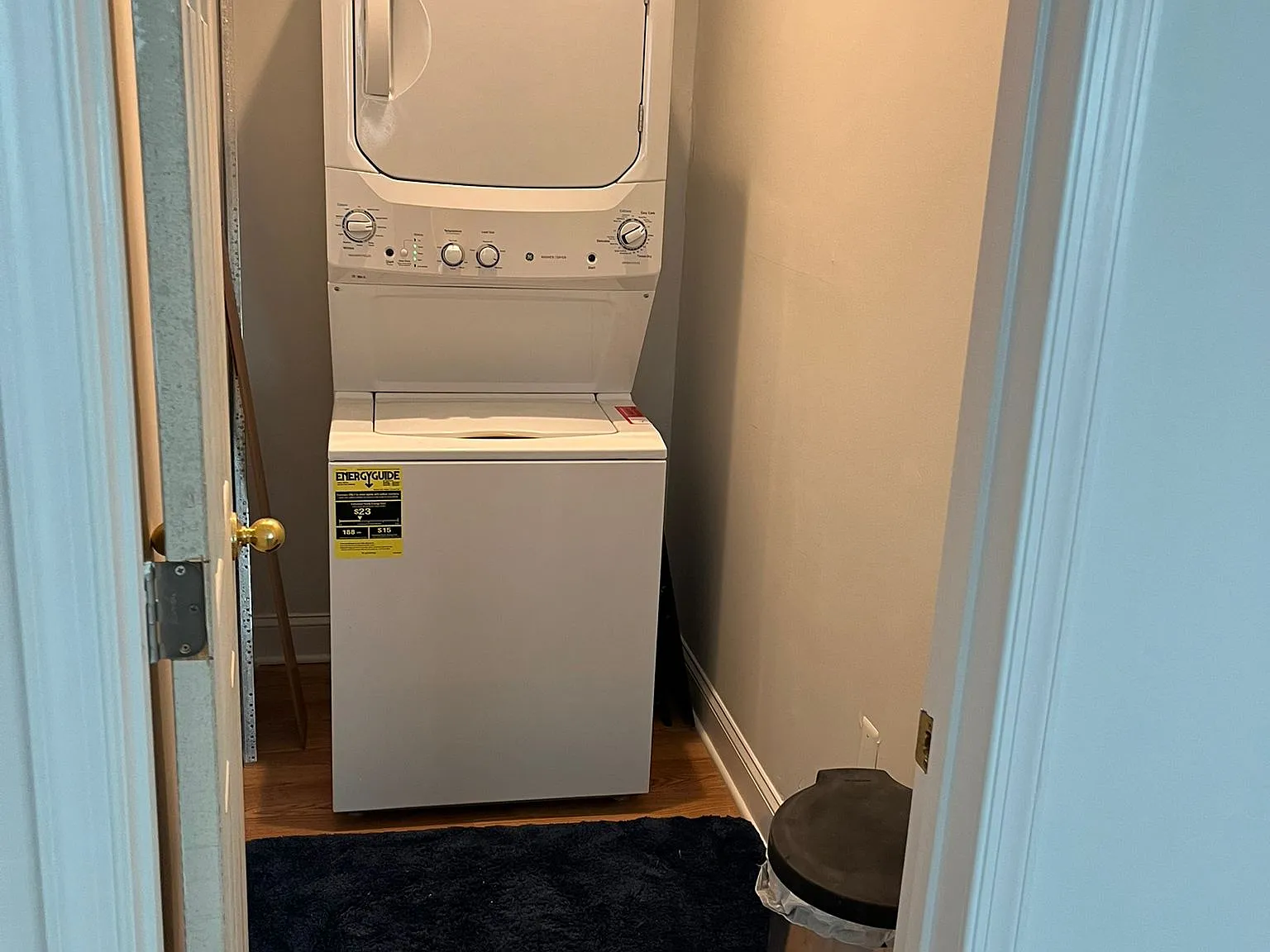 2 bed, 950 sqft, $2,299 — Photo 2