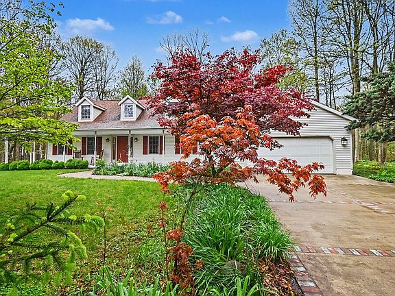 2nd image of 727 Hoover Rd