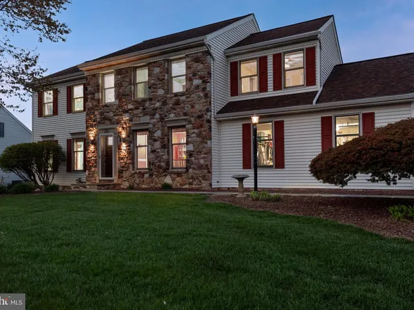 205 Cambridge Dr, Strasburg, PA 17579