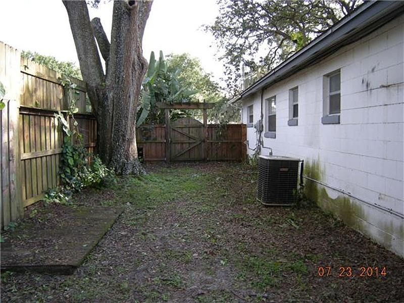 2nd image of 7765 Stratford Blvd