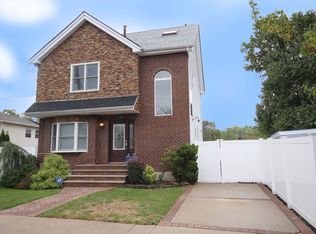 190 Tenafly Pl, Staten Island, NY 10312