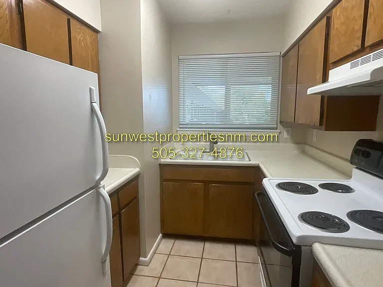 2400 N Dustin Ave — Photo 5
