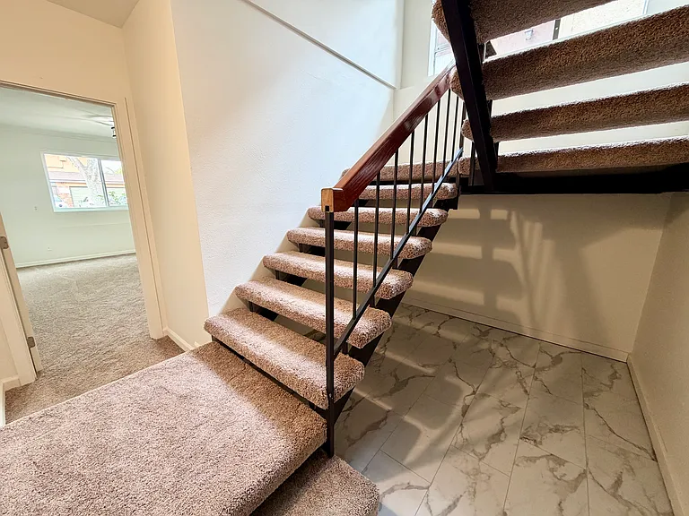 2525 E 19th St #10 — Photo 22