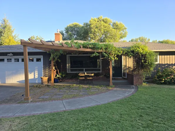 2116 Crestbrook Rd, Medford, OR 97504