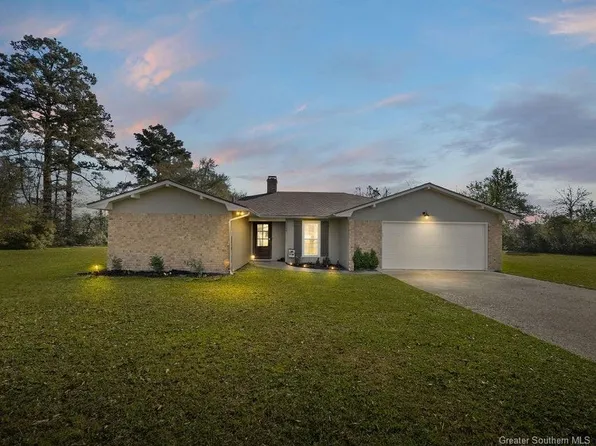 1904 Lakeside St, Deridder, LA 70634