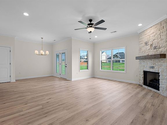 4th image of 2658 Mendenhall Way