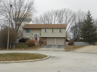 2380 Bayside Dr, Hanover Park, IL 60133