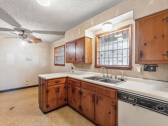 14th image of 2563 Capewood Dr