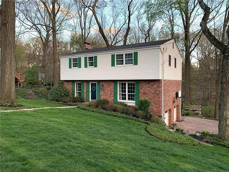 533 Olive St photo 1