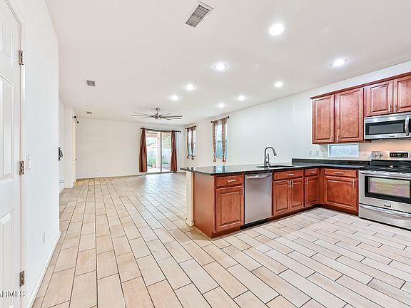 3rd image of 7613 W Quail Track Dr