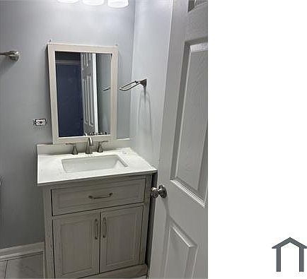 4th image of 2520 W Washington Blvd #1