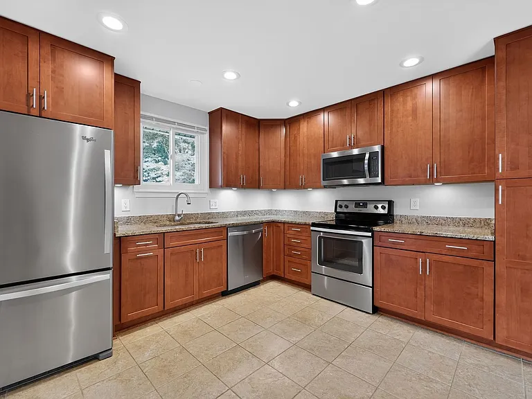 4898 Wheatstone Dr — Photo 10