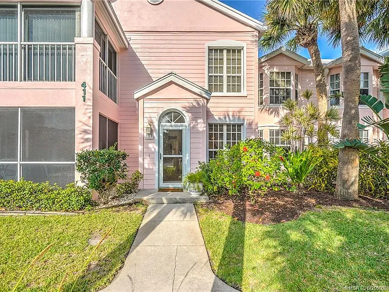 411 NE Plantation Rd #511 — Photo 1
