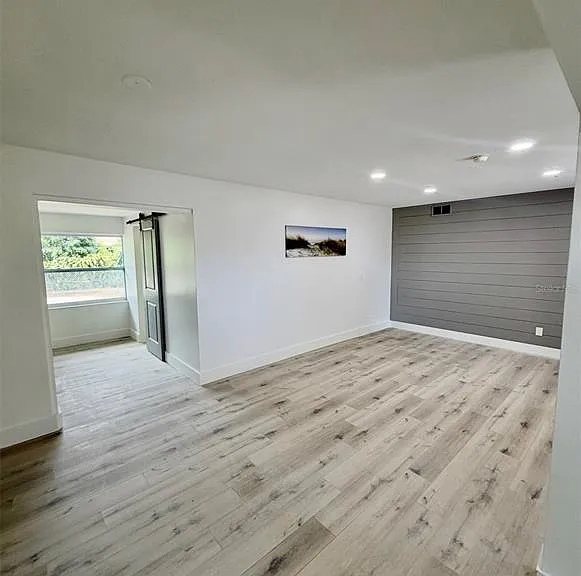 2141 Indian Ave S — Photo 16