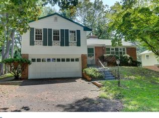 636 Green Briar Rd, Elkins Park, PA 19027
