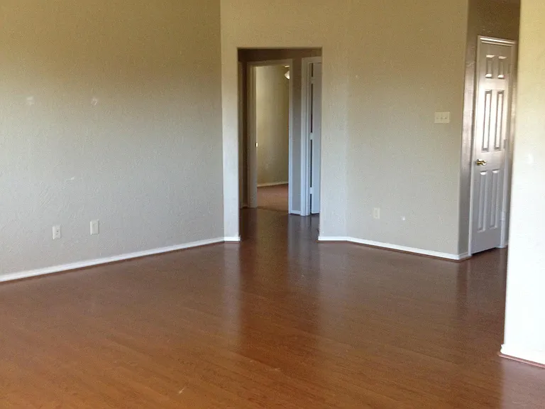 104 Herron St — Photo 3