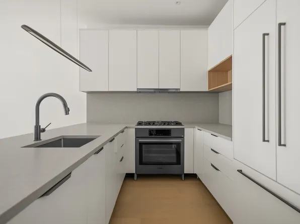 259 Halsey Street image 2 of 9