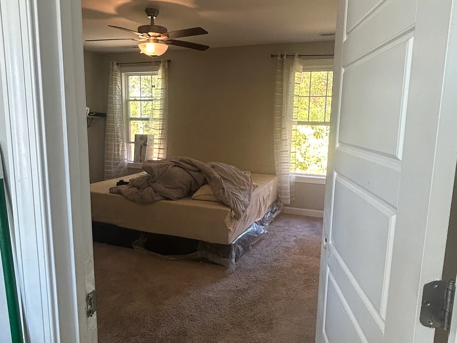 3 bed, 2.5 bath, 2091 sqft, $1,200 — Photo 3