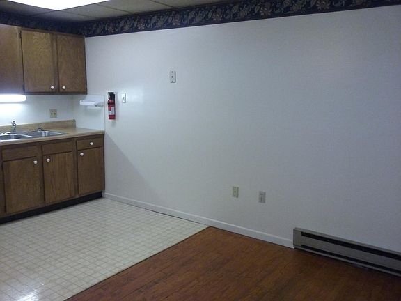 5th image of 1854 Main St APT 13