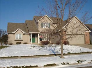 5317 Thames Dr, Haslett, MI 48840