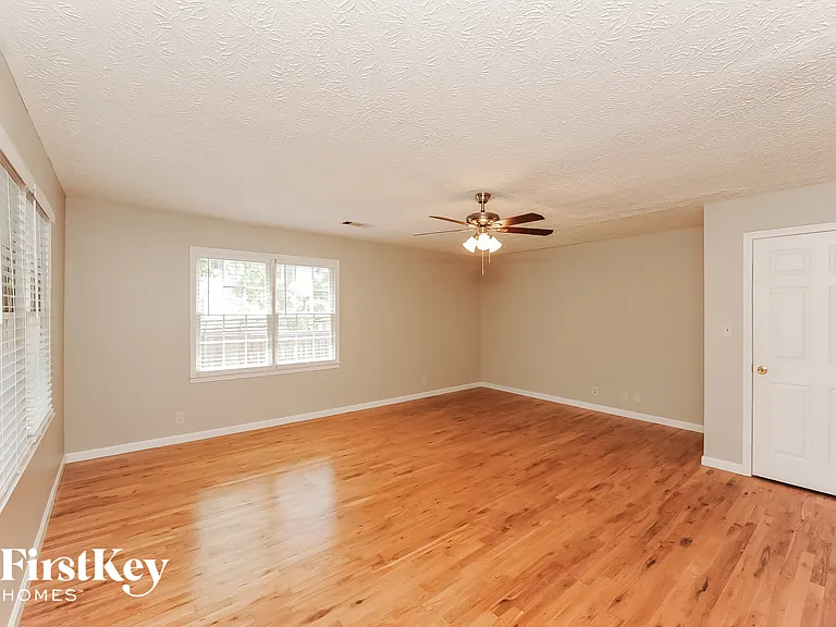 4945 Bent Creek Ct — Photo 9