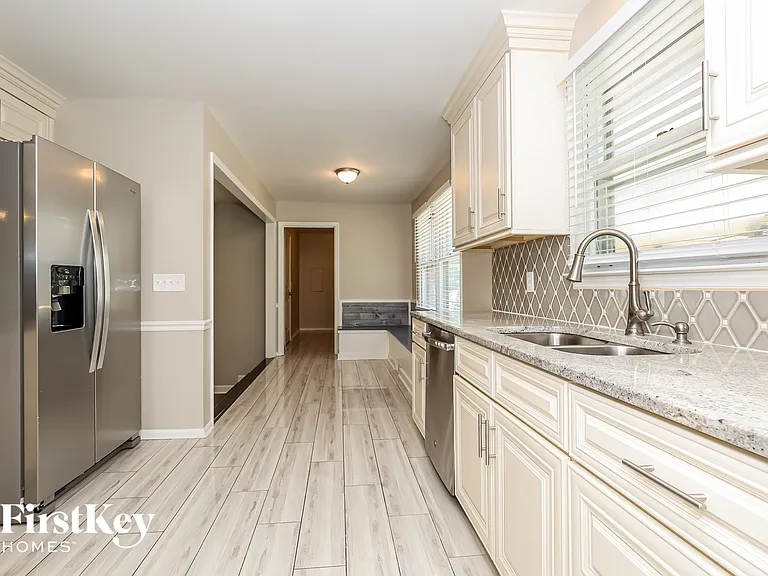 345 Highfield Dr — Photo 5