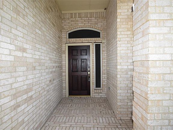 2nd image of 21018 Garden Arbor Ln