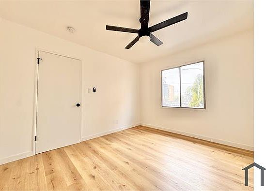 2nd image of 1211 Menlo Ave #1225