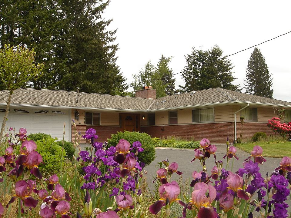 1st image of 11409 Clover Park Dr SW