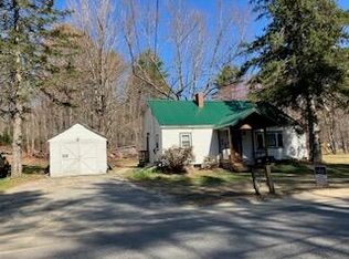 32 Station Rd, Oxford, ME 04270