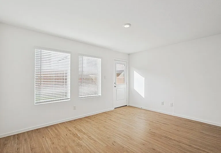 4217 Belmont Dr — Photo 7