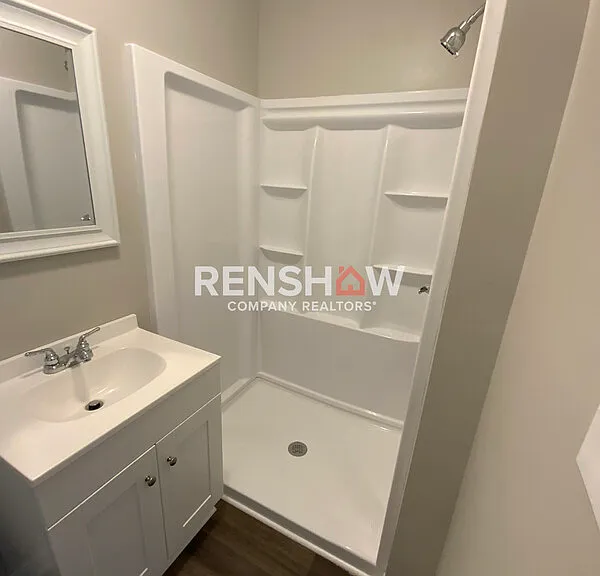 162 S Poplar St — Photo 16