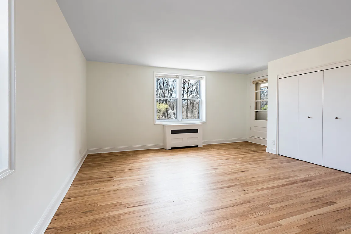 2 bed, 1004 sqft, $3,350 — Photo 4