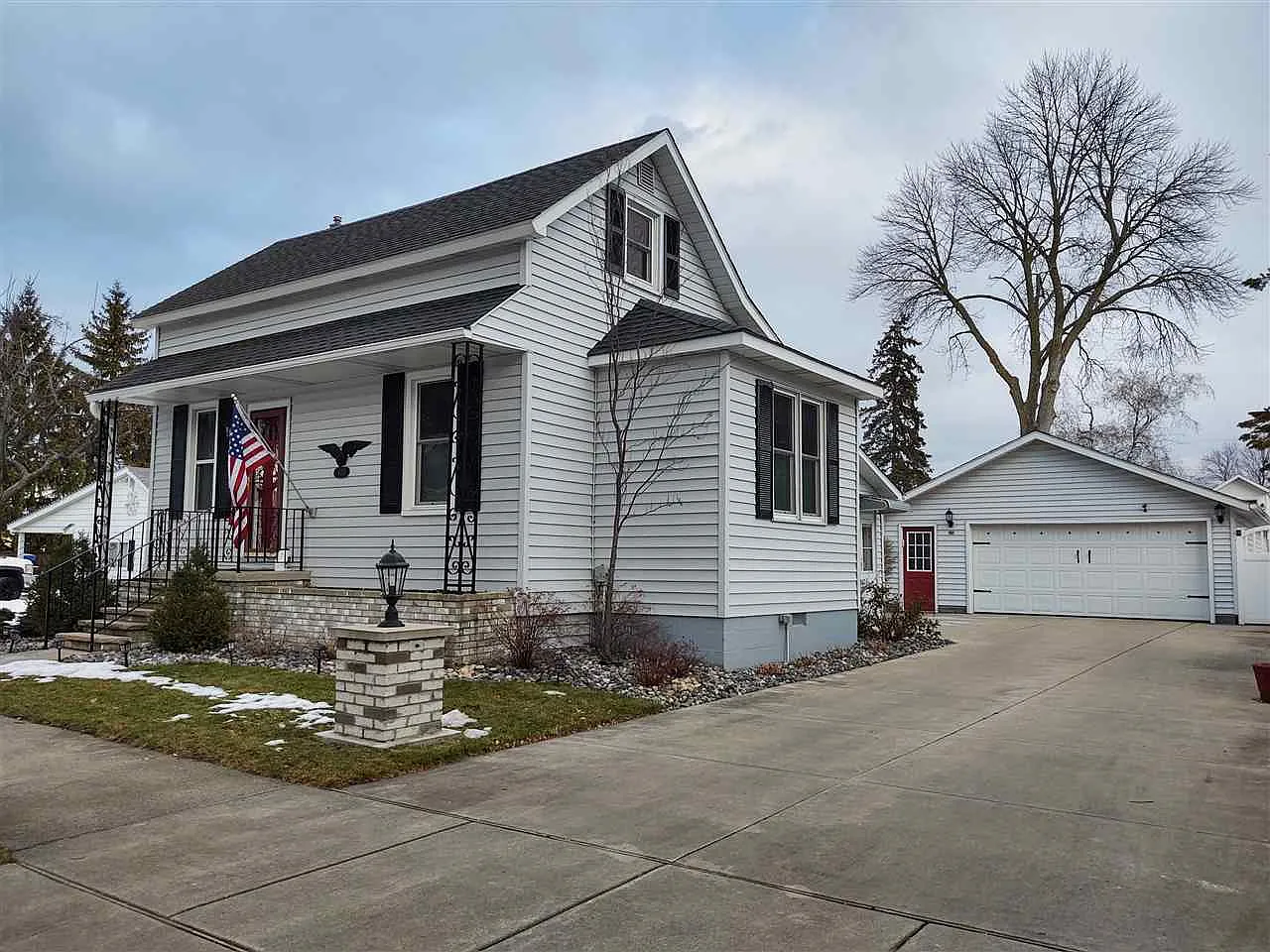 405 Birney St photo 1
