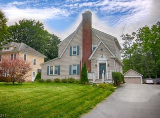 87 Peapack Rd, Far Hills, NJ 07931