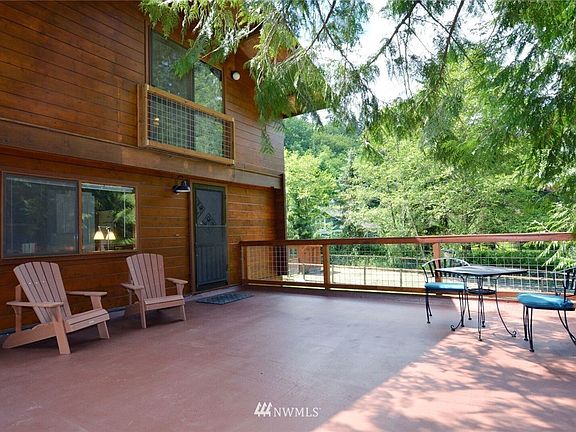 3rd image of 18327 SE 60th Street