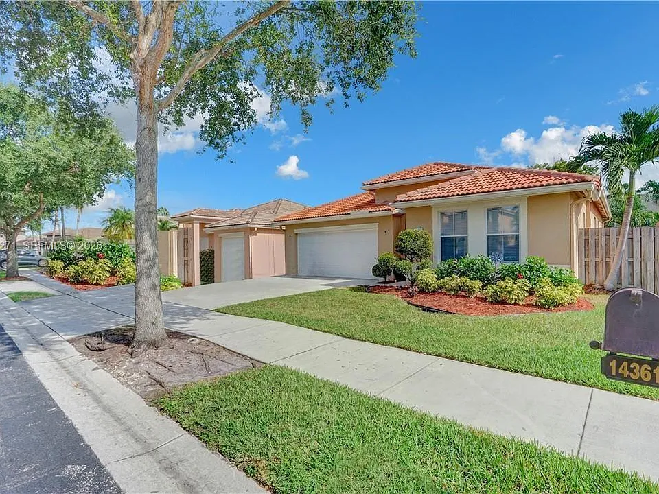 14361 N Royal Cove Cir