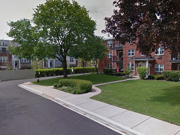 5th image of 100 N Lincoln Ln Unit 1A