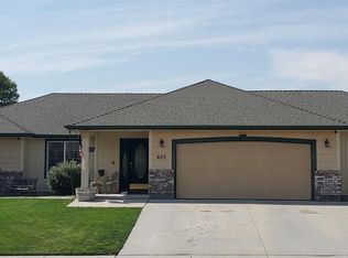 655 NW 15th St, Ontario, OR 97914