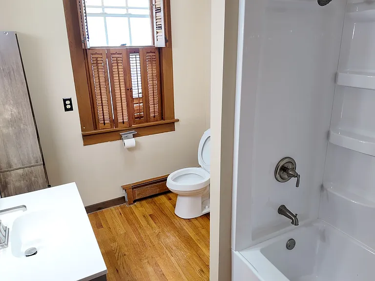 109 W High St — Photo 12