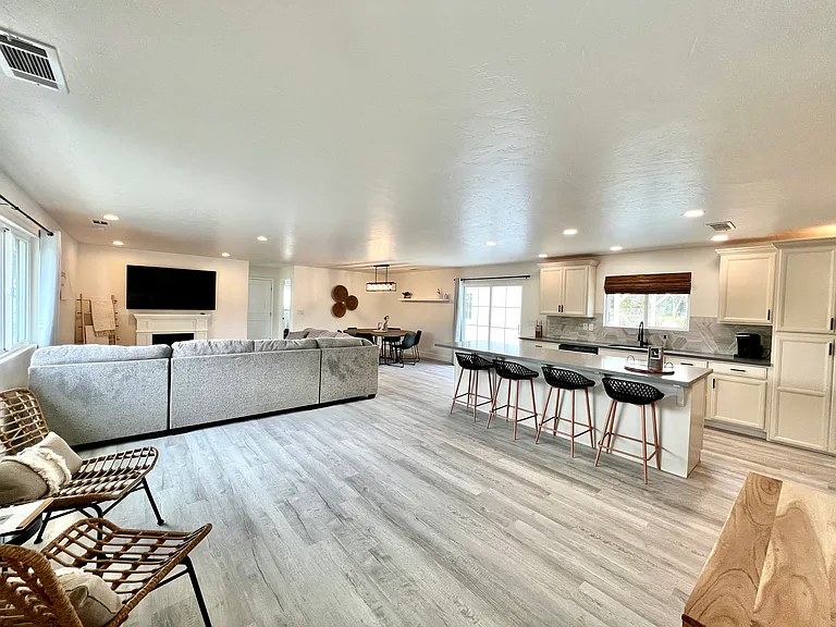 15306 Stony Oaks Ln — Photo 2