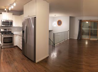 880 Pontiac Ln, Chanhassen, MN 55317