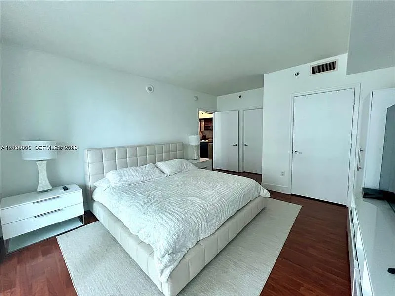 2 bed, 1197 sqft, $4,000 — Photo 4