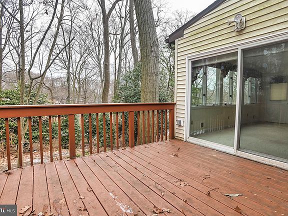 5th image of 29 Winterbury Cir